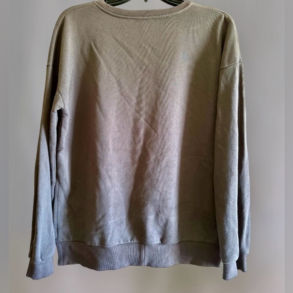 Promesa gray w/ white stars loose fit crew neck top; medium; EUC - Picture 3 of 5